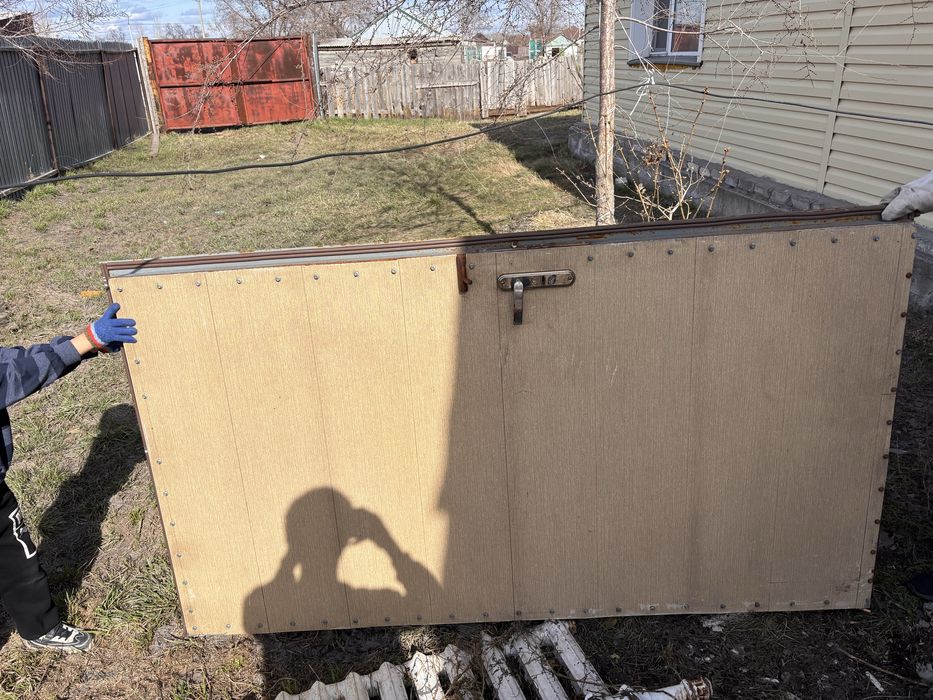 Продам 2 железных двери