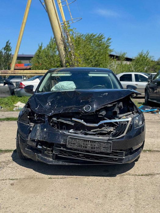 Skoda Octavia 3 avariat / lovit