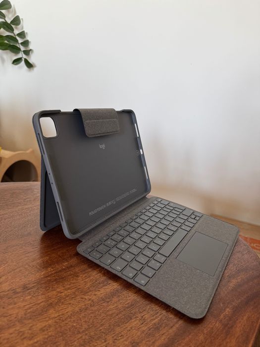 Logitech Folio Touch клавиатура за iPad Pro 11-inch (1st–4th gen)