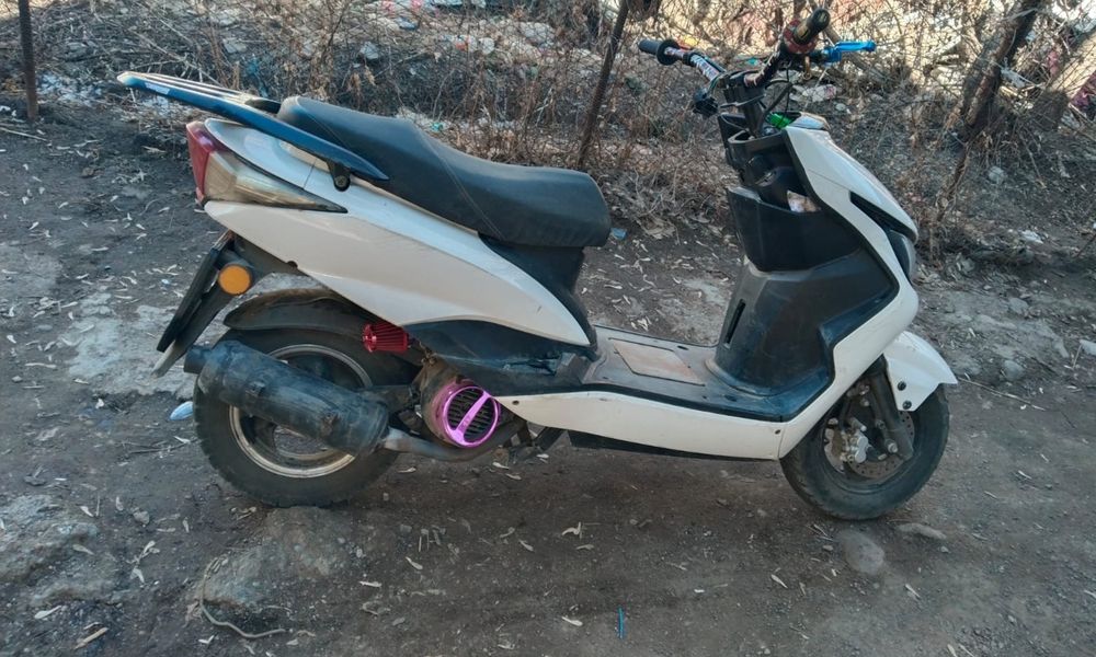 Мопед м8  Лия мотор на ходу