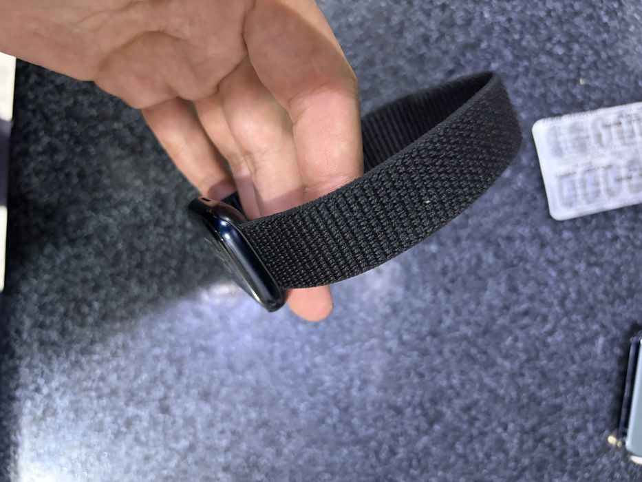 Apple watch 7.45 holati zor  ideal oqip tel qlila
