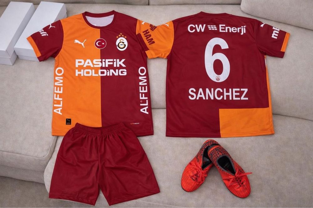 Детски футболни екипи