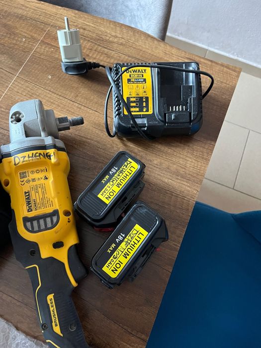 Машина за полиране деволт