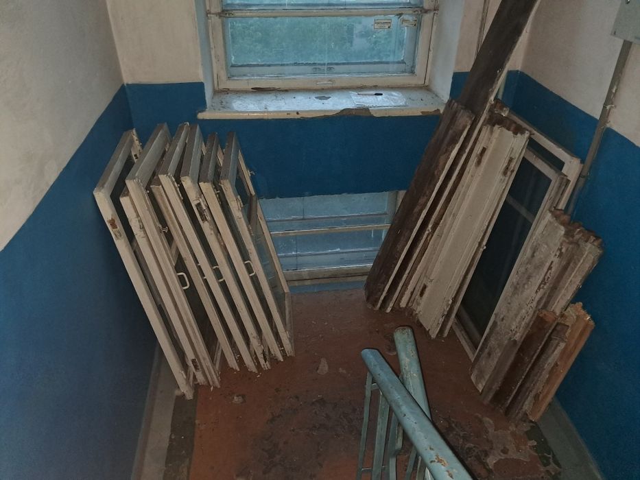 Отдам на дрова и прочие применения, бесплатно, самовывоз.