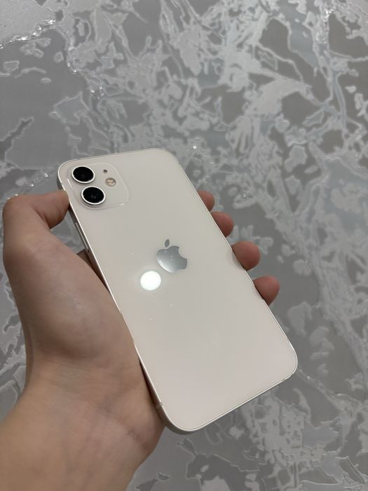 Срочно продам айфон 12