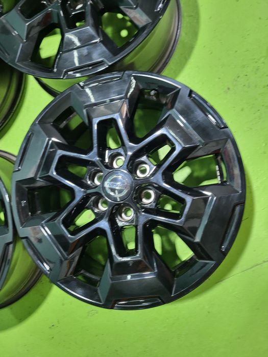 18 6x114.3 Nissan лети джанти 6х114.3 нисан
