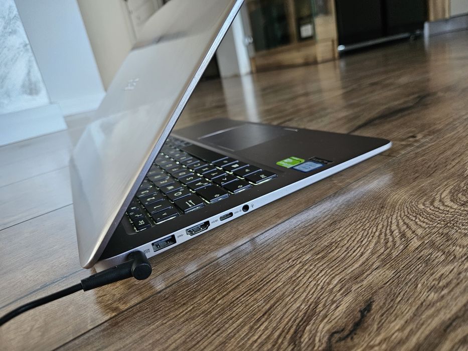 Laptop Gaming Asus Zenbook Intel i5 7th 8GB DDR4 256 SSD + 1TB HDD 2 placi video taste iluminate 14" fullhd carcasa metalica