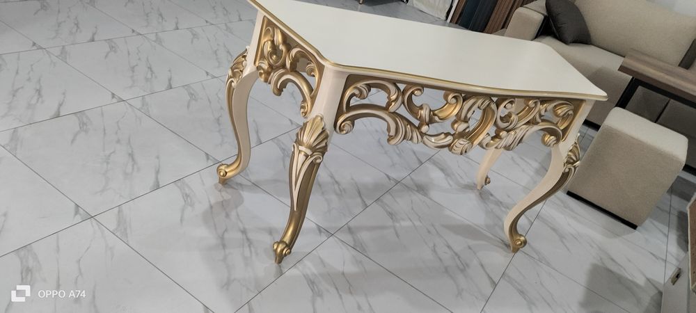 Продаётся консоль ручной работы материал орех