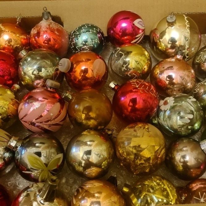 Ёлочные игрушки.