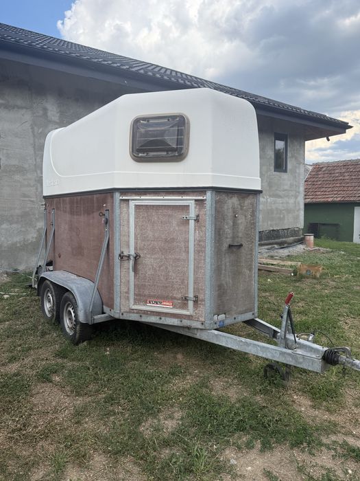 Remorca pentru 2 cai