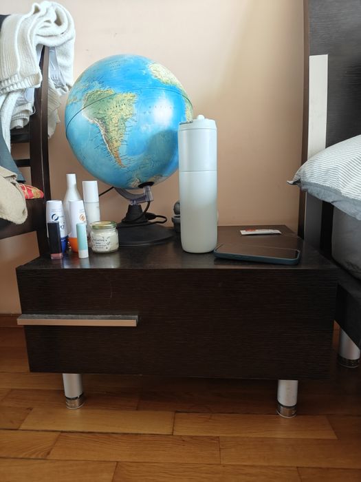 Комплект от масивна дървесина спалня 180х200см с 2 бр нощни шкафчета