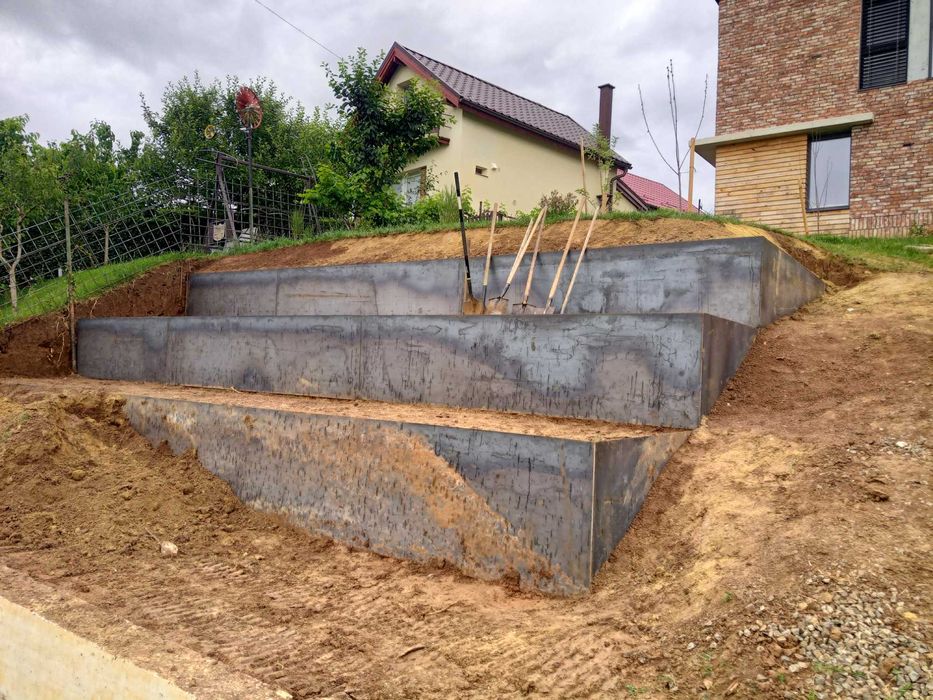 Terasari metalice, borduri-separatoare de gazon din metal