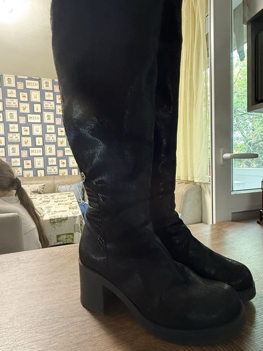 Продавам дамски ботуши номер 39 Posh