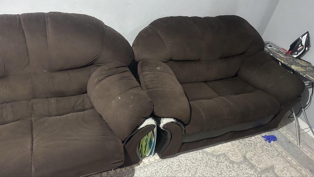 Продам 2 дивана и 1 кресло