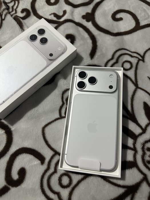 Смартфон Apple iPhone 17 Pro Max 256Gb Dual eSim серебристый