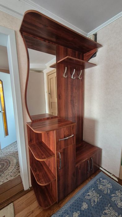 Продам прихожую для гостиной