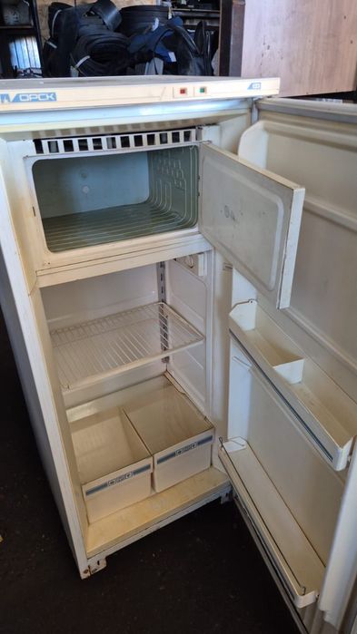 Продам холодильник