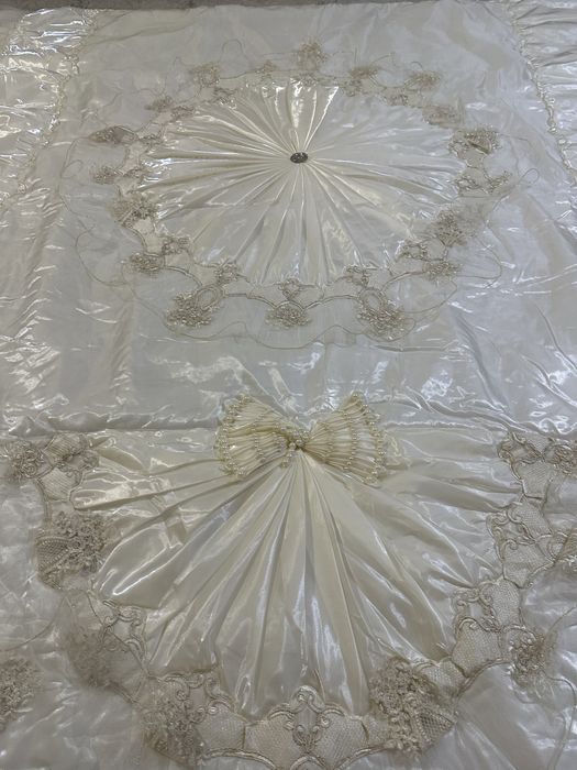 Шикарное покрывало с камнями!