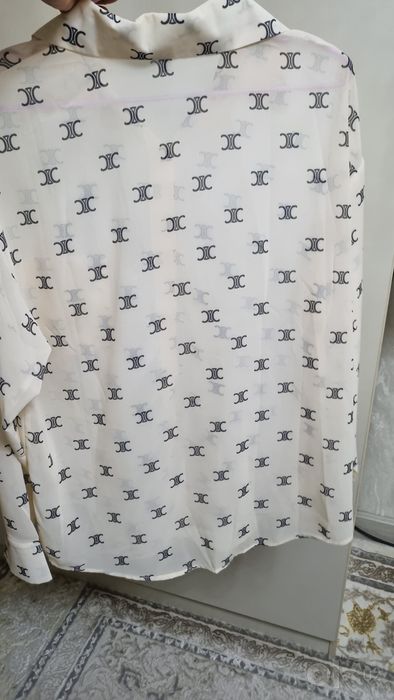 Продаётся школьная кофточка