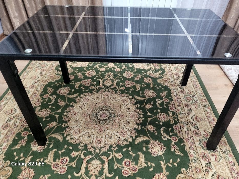 Продам кухонный стол