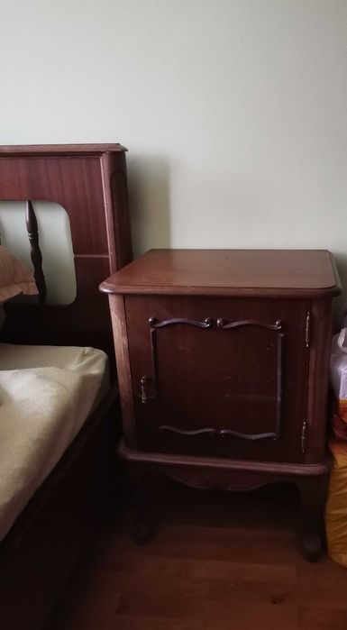 Продавам спален комплект мебели