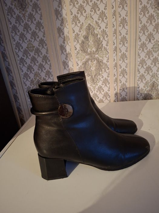 Продам ботинки осенние