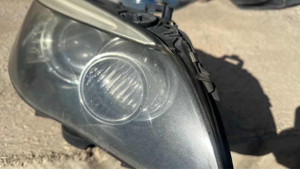 Фар десен Dynamic Xenon за BMW E60/E61 face за ремонт!