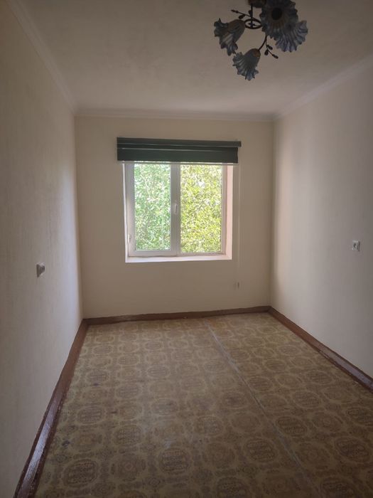 Продается Квартира 3х комнатная 55кв (3 этаж теплая)