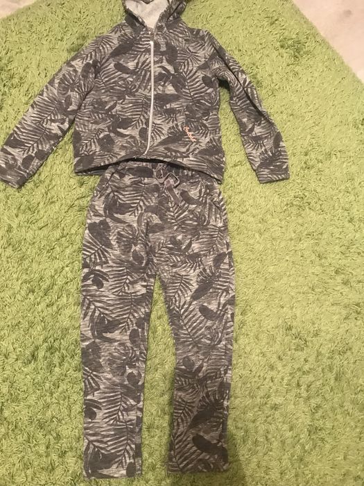 Анцутг Contras 122