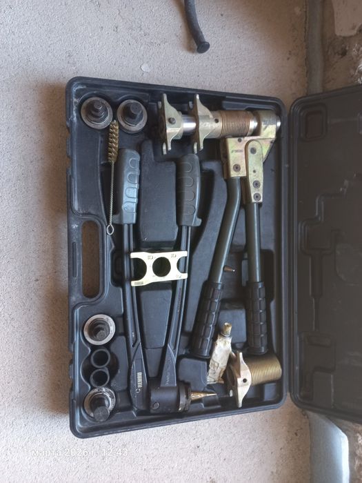 Профессиональный инструмент Пресс ручной аксиальный REHAU (Рехау)