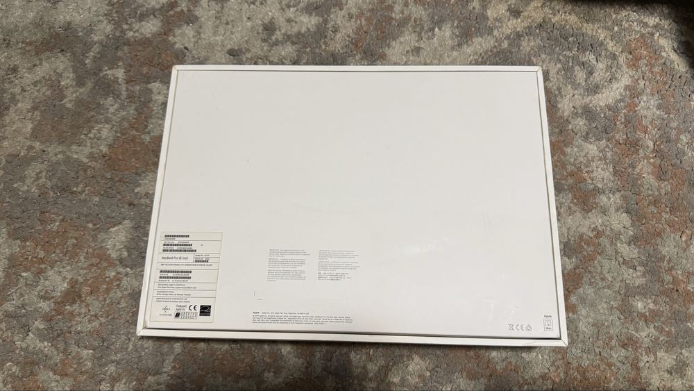 Macbook Pro 2019 Intel I7 32GB RAM 512SSD 16”