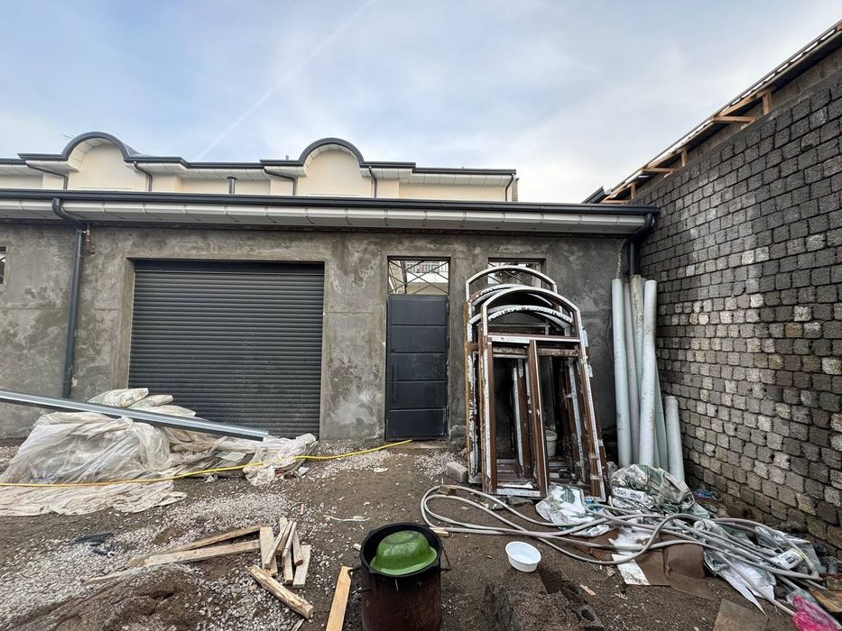 Продам свой  шикарный двух этажный дом в сергелийском районе.