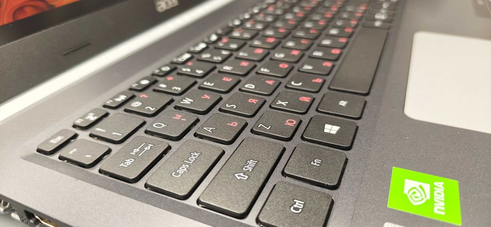 Aspire A515-54G, i5-10210U, 16GB RAM, 240GB SSD PCIe NVMe.