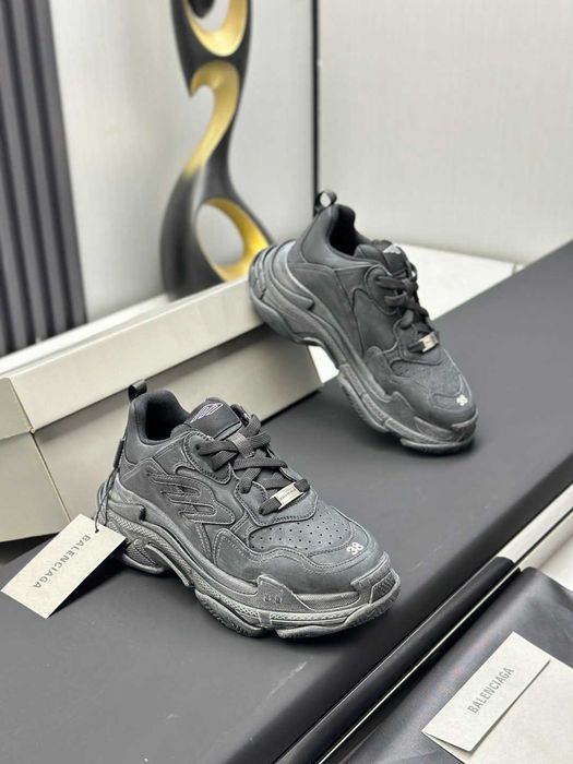 Adidasi Balenciaga Triple S Calitate Premium