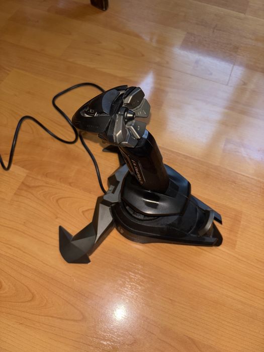 Saitek Cyborg v1 джойстик
