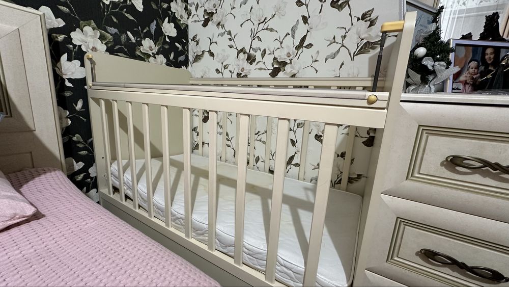 Продам детскую кроватку