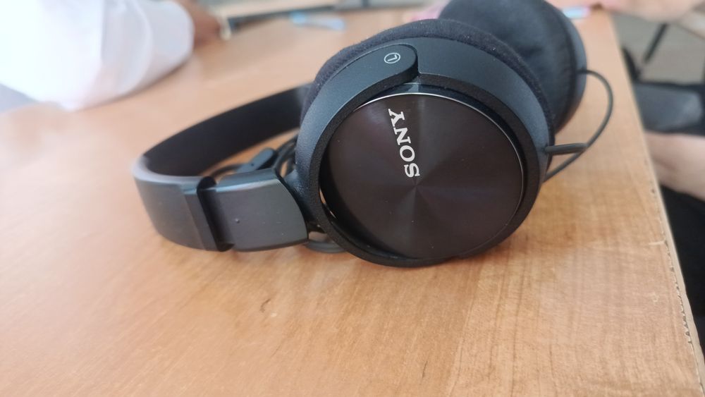 SONY ноушник сатылады
