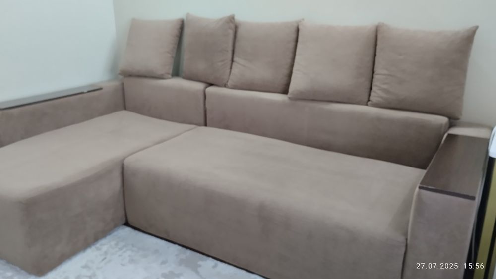 Диван угловой коричневый