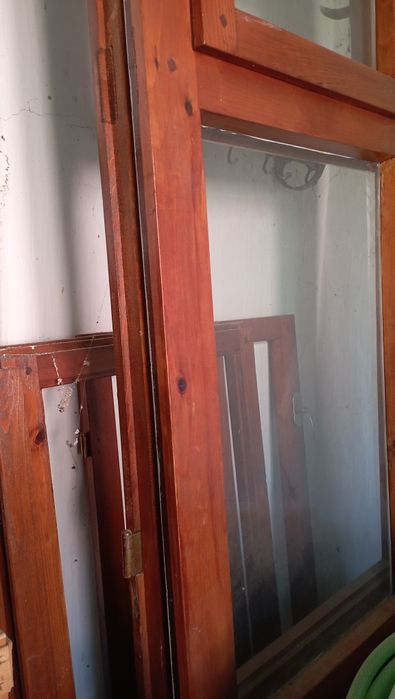 Масивна дървена дограма. Различни конфигурации и размери.