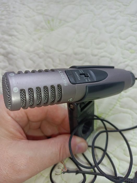 Microfon Sony ECM-MS907 are cablu tăiat
