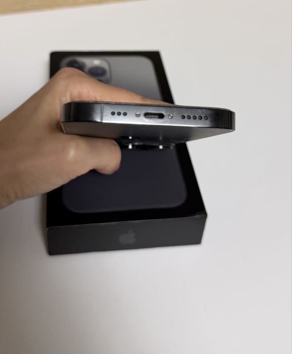 Vand iPhone 14 Pro 128GB  Negru – funcționează perfect