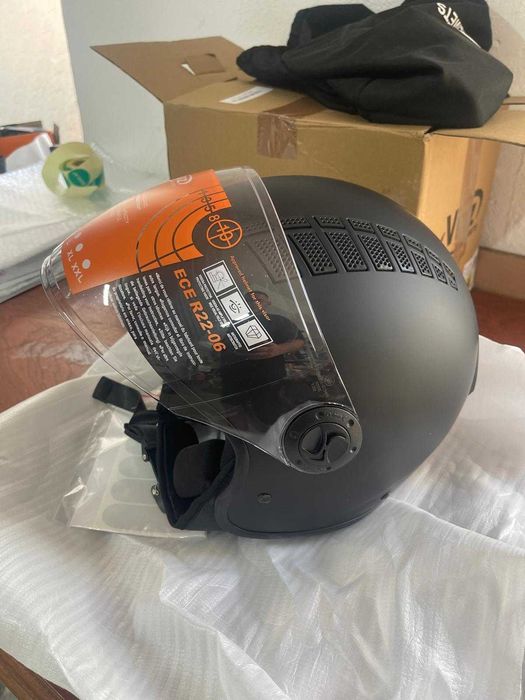 Casti pentru scuter și motocicletă VINZ Calobra si Como cu vizieră de soare, Certificate ECE 22.06