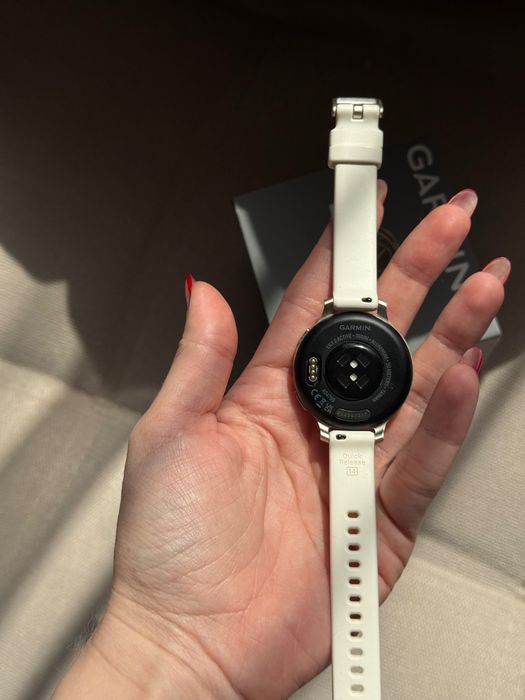 Женские часы Garmin Lily 2 Active