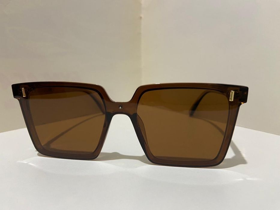 Очки солнцезащитные