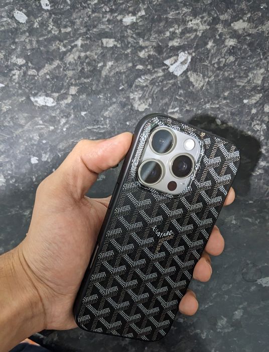 Продам Iphone 16 pro