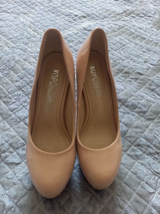 Продаю Новые туфли Лабутены