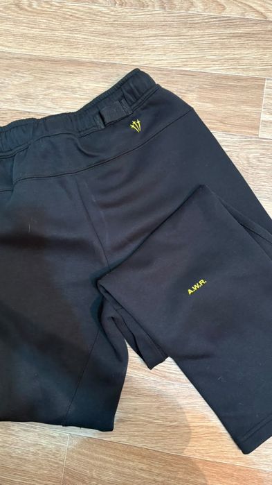 Спортивная одежда Nike