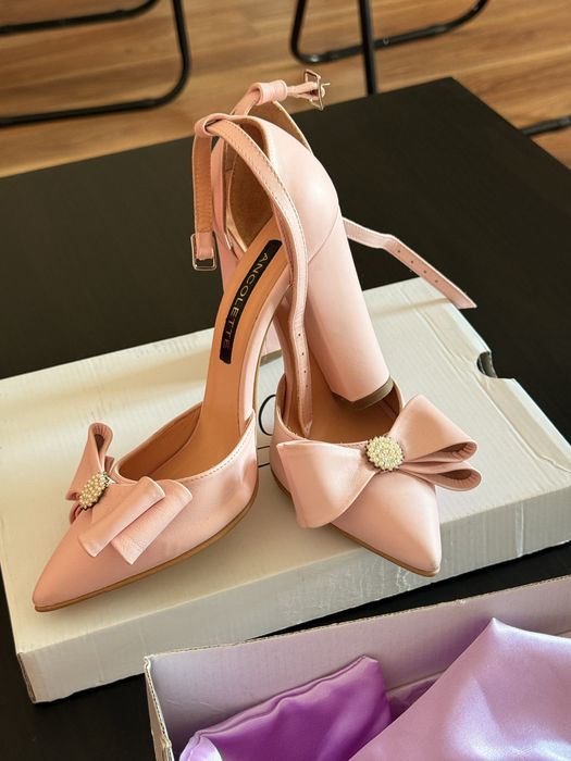 Pantofi Ancolette roz pudra