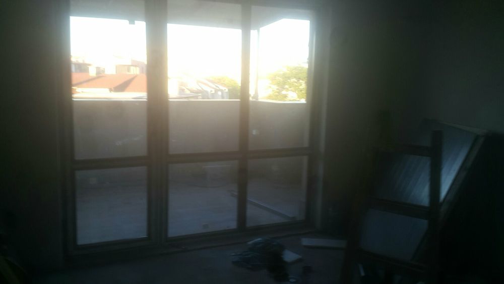 Дограма 2 различни размера тъмен орех със стъклопакет