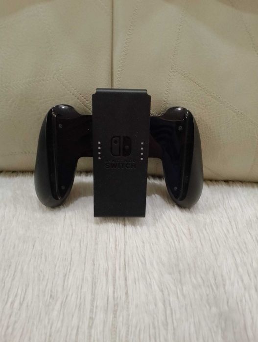 Докинг станция и Grip за Nintendo switch